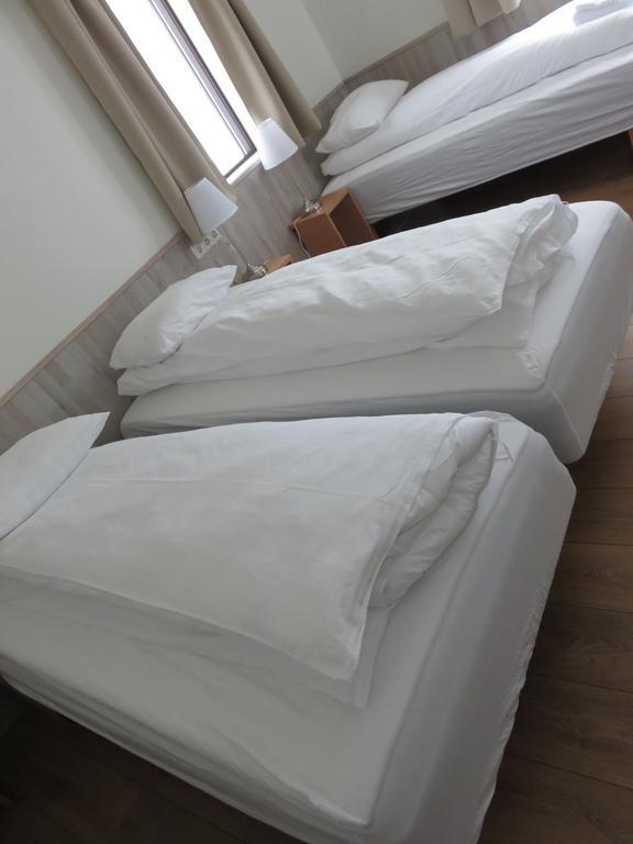 Guesthouse Stoeng And Cottages Ngoại thất bức ảnh
